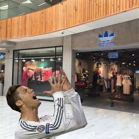 Adidas Plaza Patria .